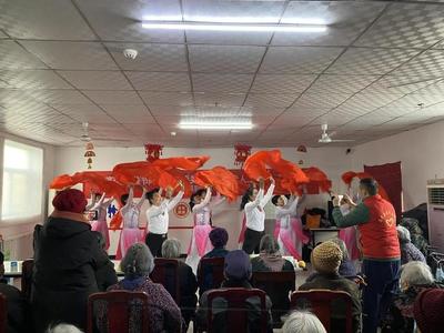 青春暖夕陽，志愿傳溫情——石家莊共青團組織青年志愿者開展“寸草心”愛老敬老活動